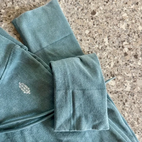 FP Movement l Go To Leggings l Size: Medium/Large - Picture 6 of 16